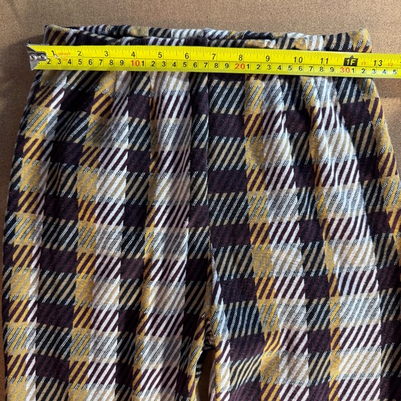 Free People Clean Crop Flare Mod Pants
Plaid stretchy knit Size 6 - Picture 11 of 11